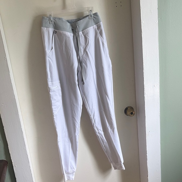 Figs Other - SET : FIGS women’s White Jogger Pants and Top